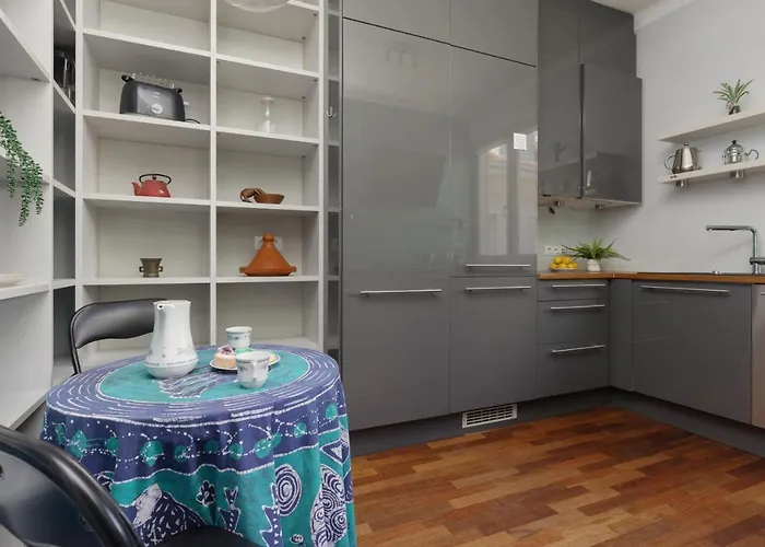 Comfy Warsaw City Centre Apartment By Noclegi Renters