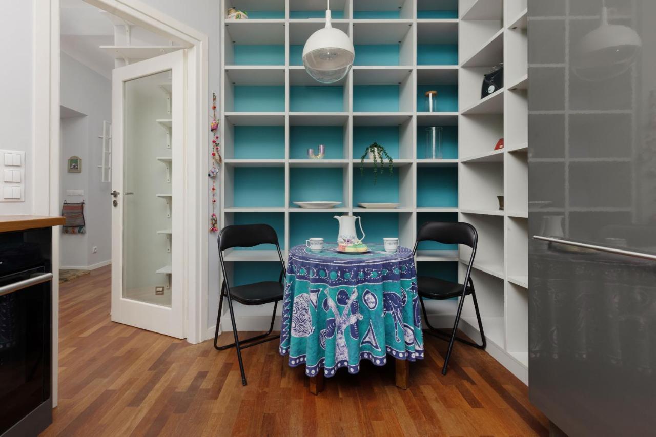 Comfy Centre By Renters Apartment *