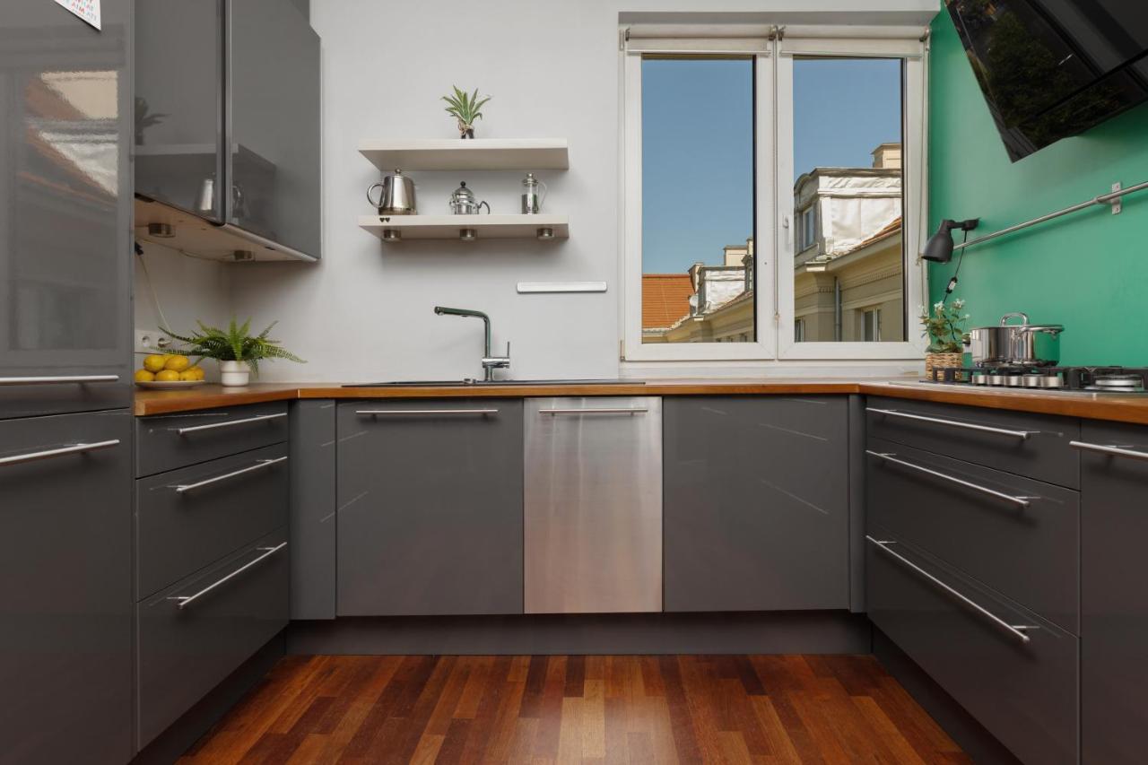 Apartment Comfy Centre By Renters